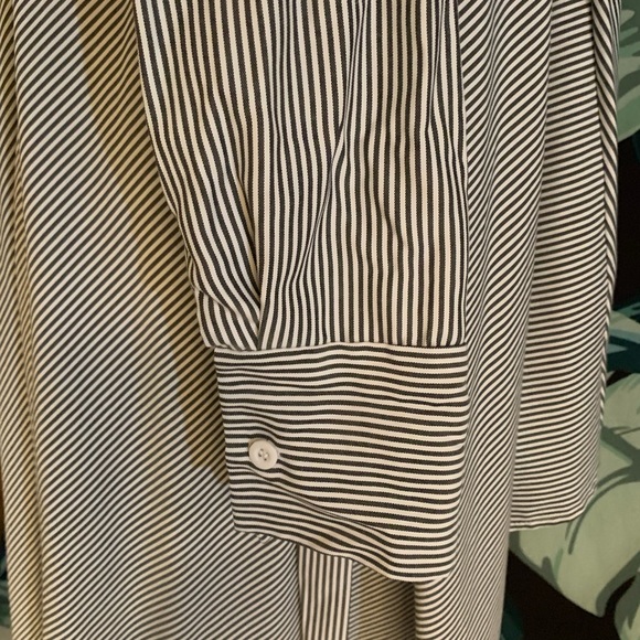 High-low stripped blouse - Picture 8 of 10